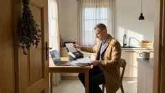 Przymrozki wiosny 2025 uderzyły w sady: komu przysługuje pomoc ARiMR i co naprawdę decyduje o sprawnym wniosku