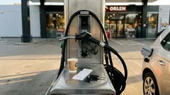 14 dni rozejmu i kruchy spokój na rynku ropy: dlaczego cieśnina Ormuz może przesądzić o cenach paliw w Polsce